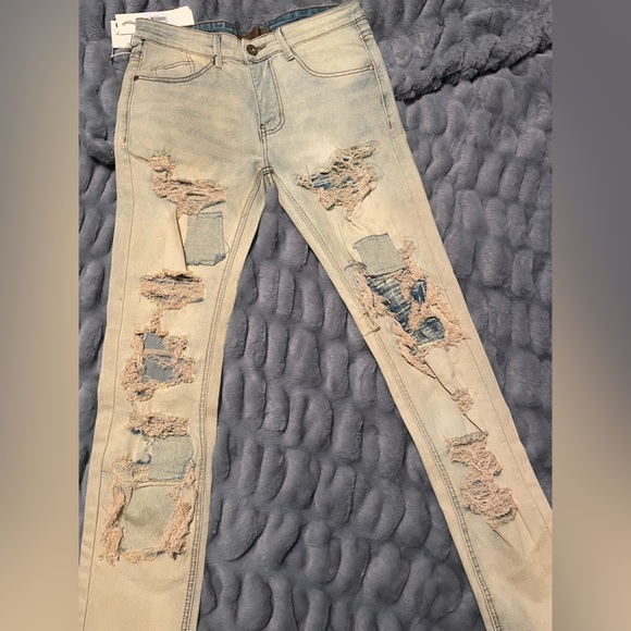 MENS TRENDY RIPPED JEANS - Picture 4 of 6